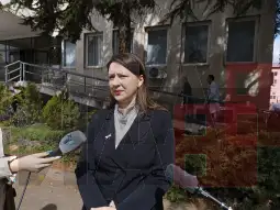 Рената Младеновска Директорката на Државниот санитарен здравствен инспекторат Рената Младеновска најави дека денеска ќе и биде донесена новата одлука со дообјаснувањето од Комисијата за заразни болести со што